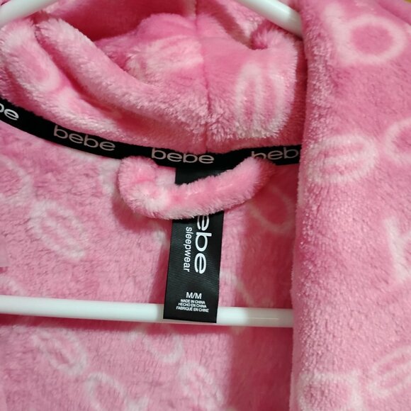 Bebe New Size M Pink and White Bebe Logo Bathrobe - Picture 7 of 10
